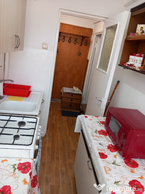 Închiriez apartament 2 camere