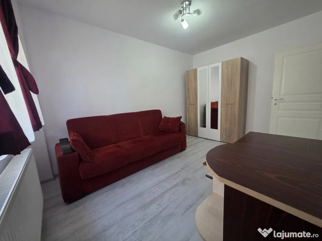 APARTAMENT 2 CAMERE, BLOC NOU, MOBILAT SI UTILAT, LOC PARCAR