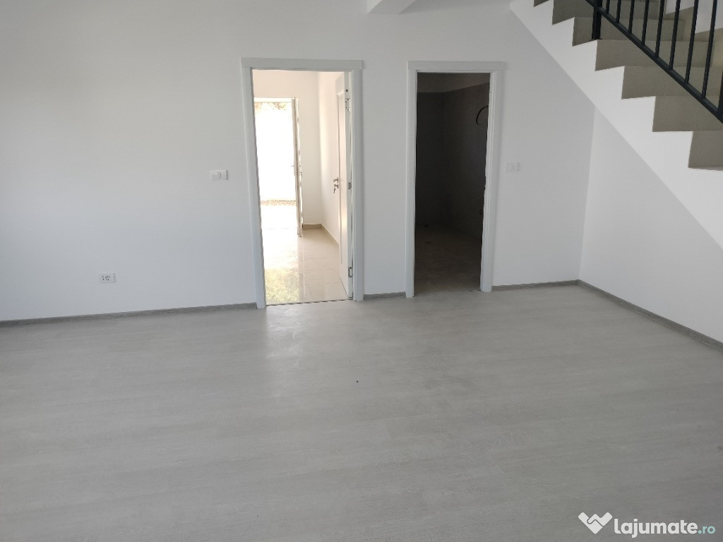 Proprietar vând casă duplex Visani Iasi