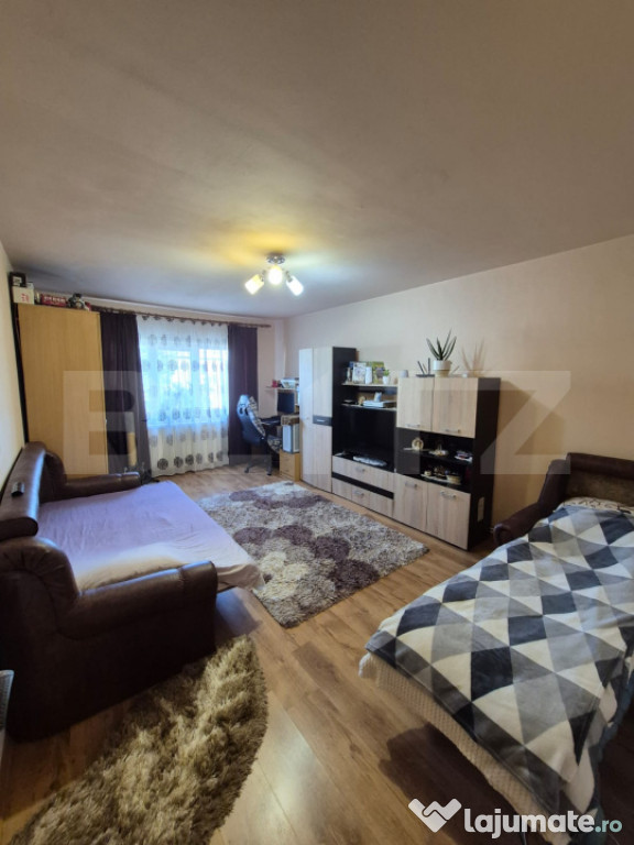 Apartament central, 2 camere, 54 mp, vedere spre Cetatea Dev