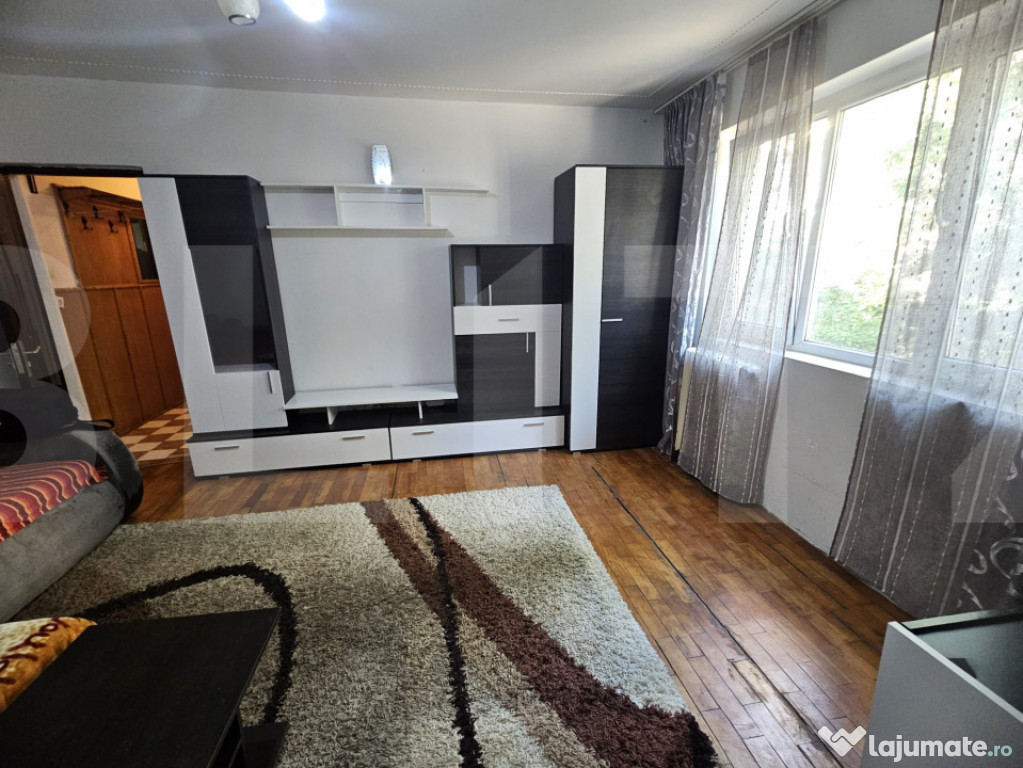 Apartament de vanzare, cu 2 camere, 40 mp, zona Blascovici
