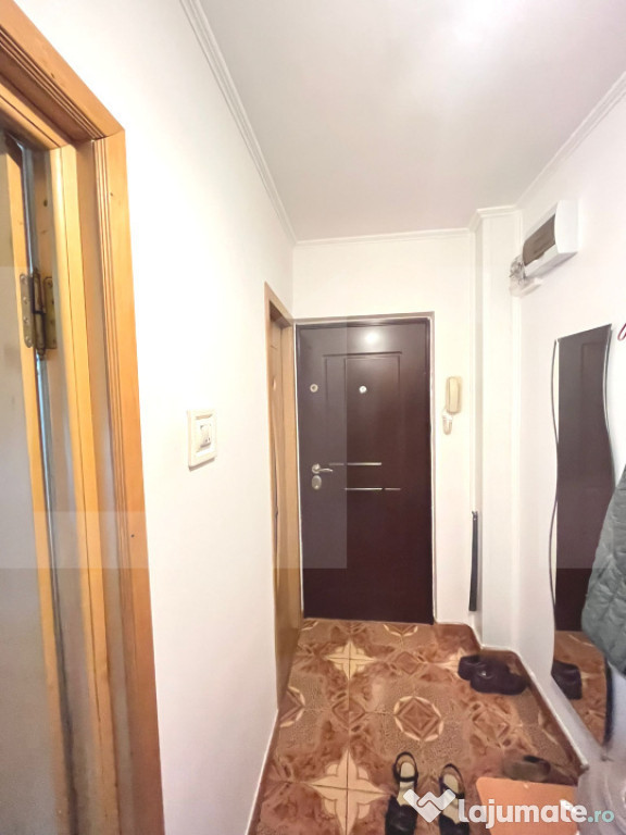 Apartament de 2 camere,etaj 3,zona Primaverii