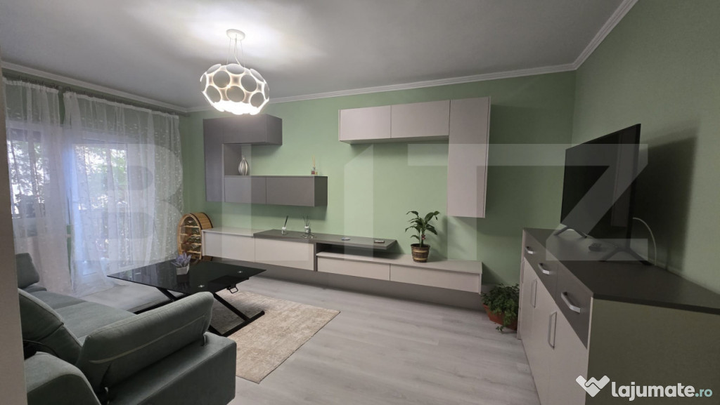 Apartament de vanzare, cu 4 camere, 78 mp, zona Micro17