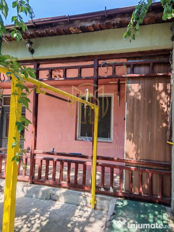 Casă singur curte Eroii Revoluției