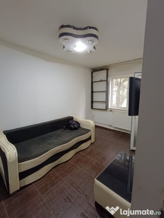 Proprietar vand garsoniera