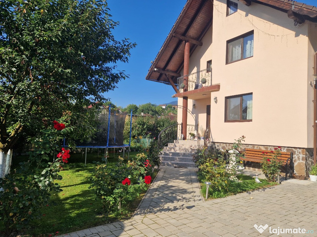 Casa la munte Zărnești