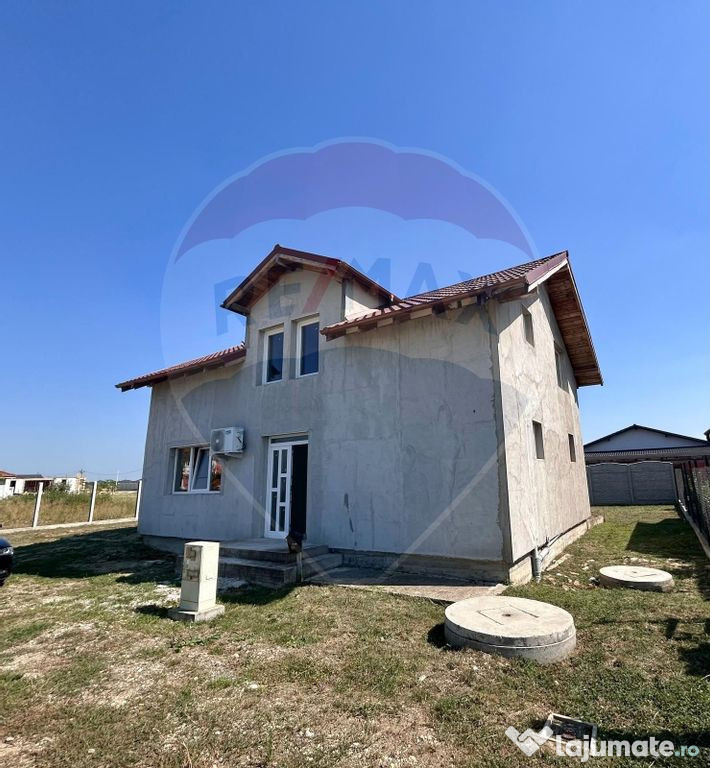 Casă de vanzare la gri cu 4 camere,teren 552mp in Les