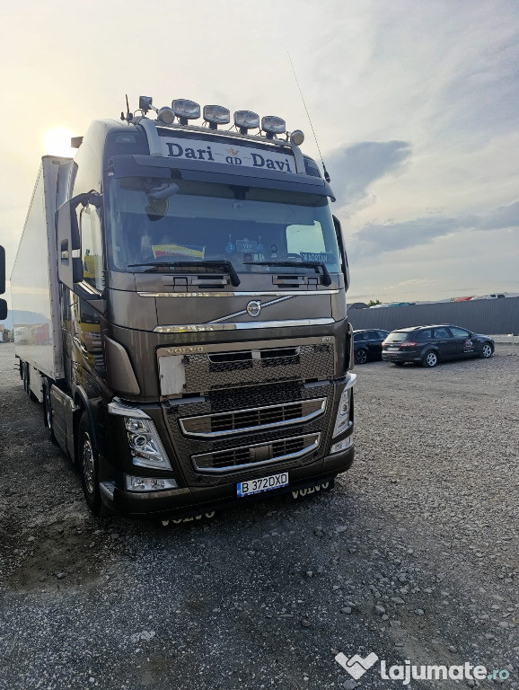 Angajăm Șoferi Camion Intern – Brașov Dari & Davi Trans SRL