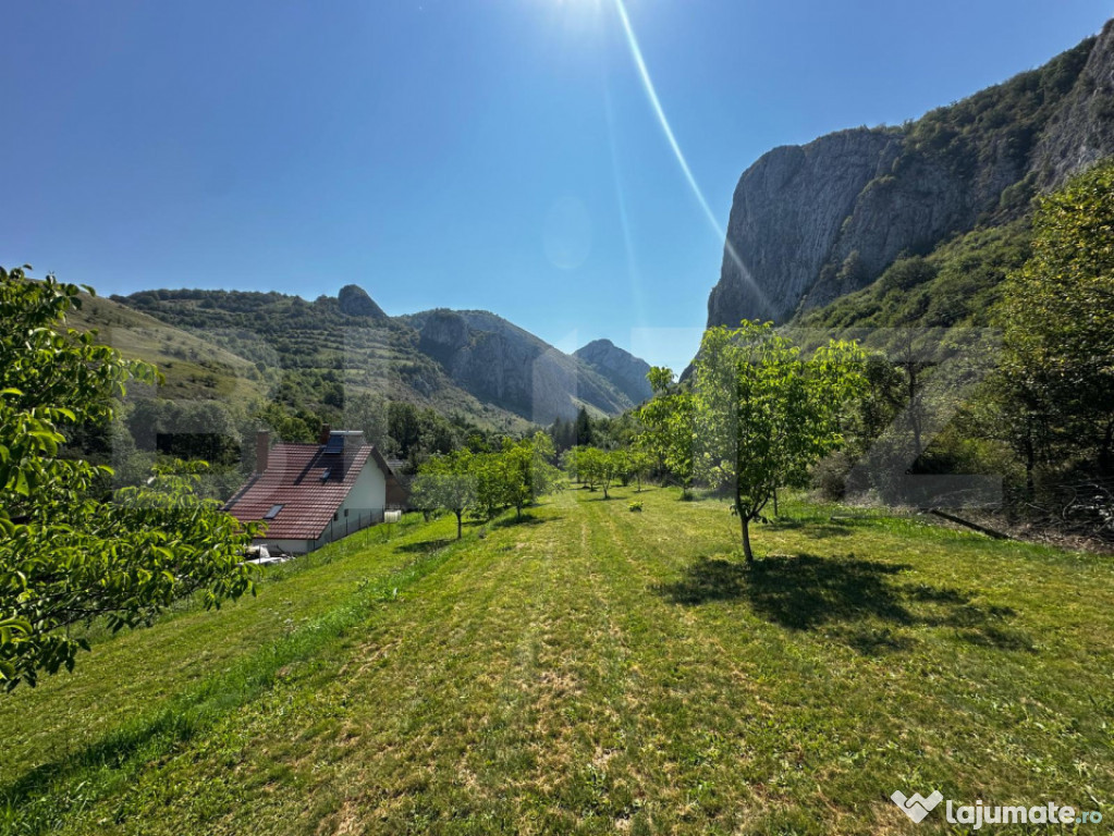 Teren deosebit de vânzare – 1800 mp, Cheile Vălișoarei