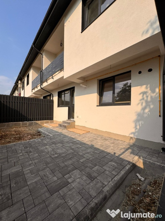 Vila P+1 , 4 camere -2 bai { Popesti - Leordeni }