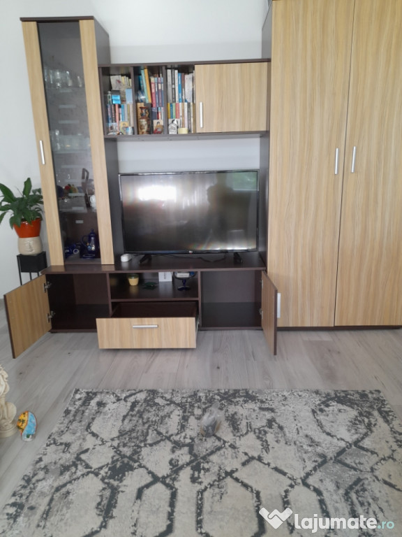 Vând mobila second-hand în condiții foarte bune