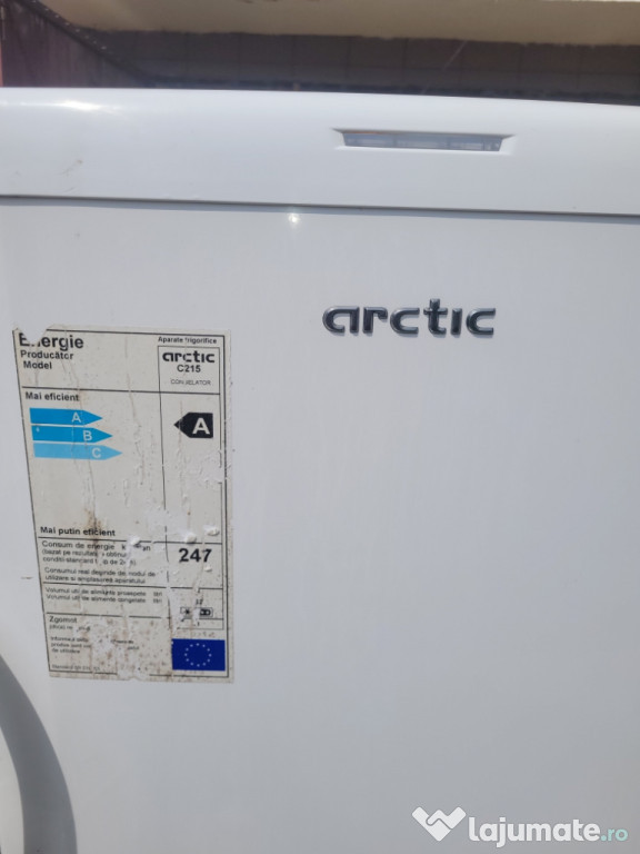 Congelator Arctic cu 6 compartimente în stare de funcționare