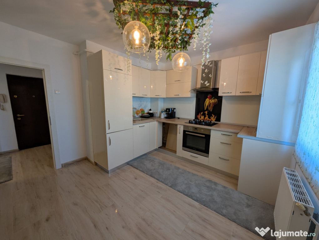 Renovat, 2 camere decomandate - 64 mp , etaj intermediar, No