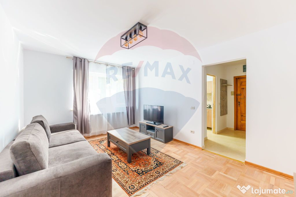 Apartament de închiriat cu 3 camere - zonă ultracentrală