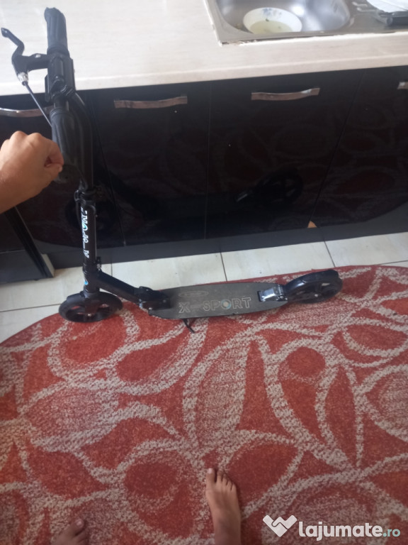 Vând trotineta copii..nu este electrică