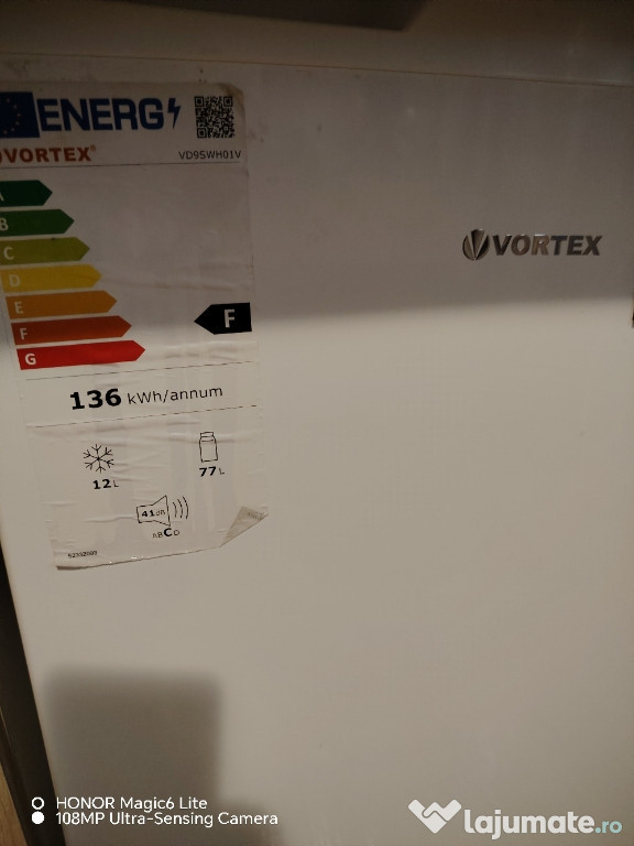 Vând frigider vortex