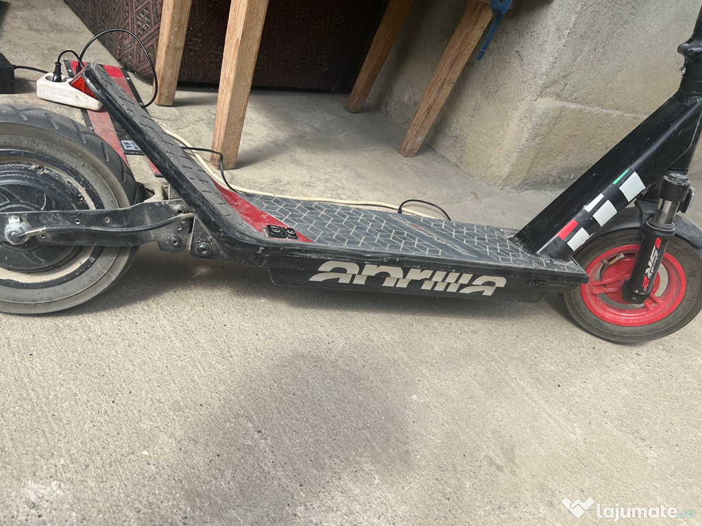 Trotineta electrică Aprilia ESR2 URGENTTT