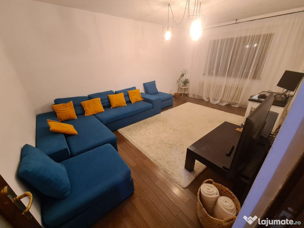 Apartament de , 3 camere, decomandat, mobilat si utilat, Ni