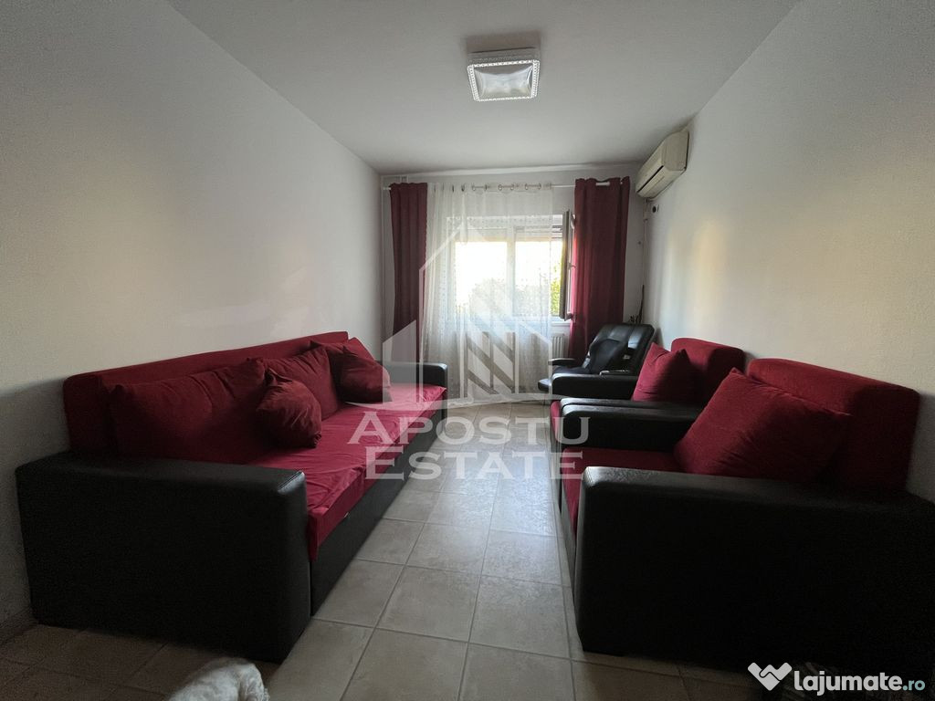 Apartament cu 4 camere, 2 bai, etaj intermediar, zona Soa...