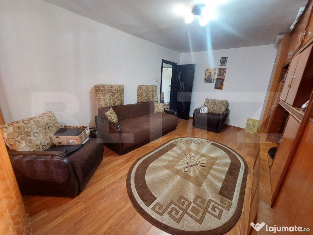 Apartament cu 3 camere,la parter, craiovita noua