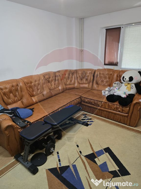 Apartament cu 3 camere de vânzare în zona Central