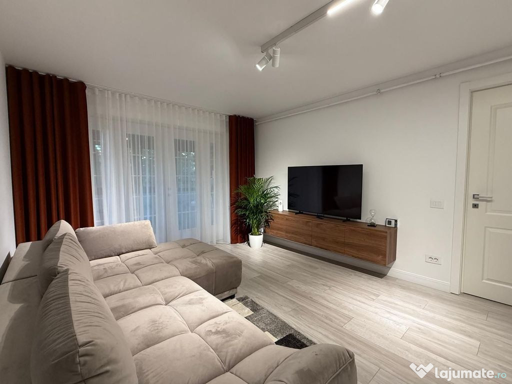 Trei Camere decomandat zona tomis nord-scoala 36