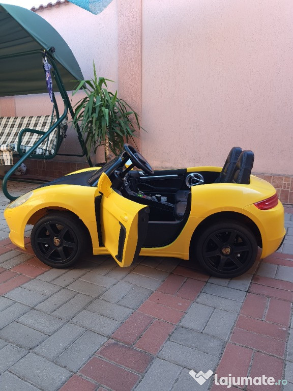 Masinuta Porsche Electric