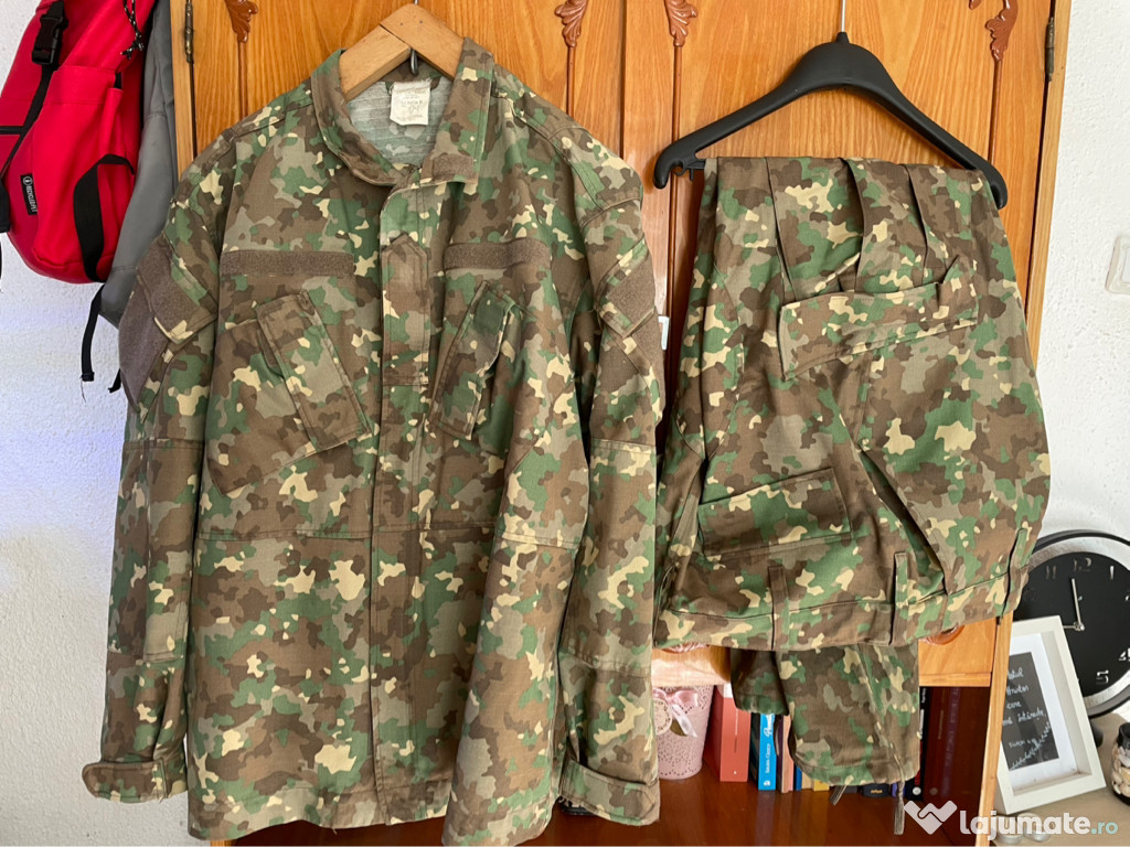 Costum militar combat
