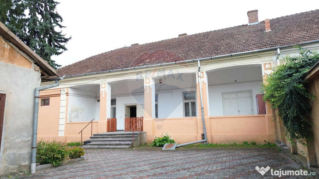 Casa istorica in zona centrala Ludus- Mures