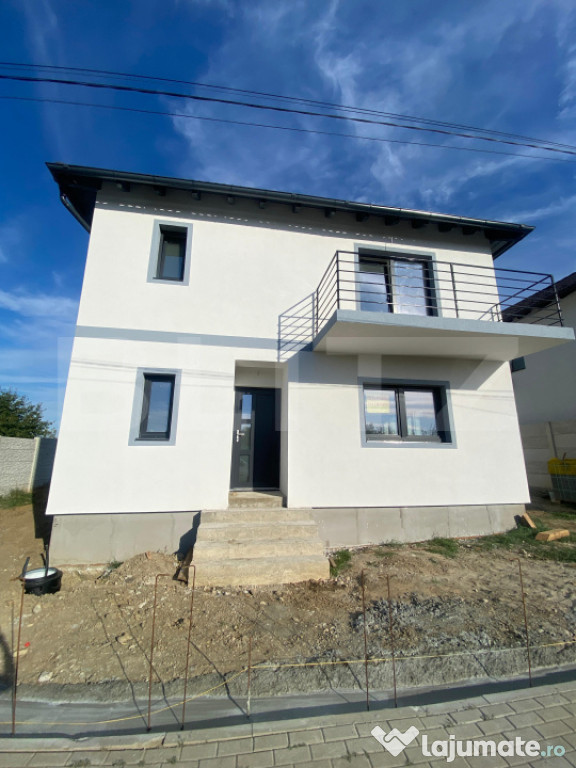 Casa individuala cu 5 camere, zona Cristian