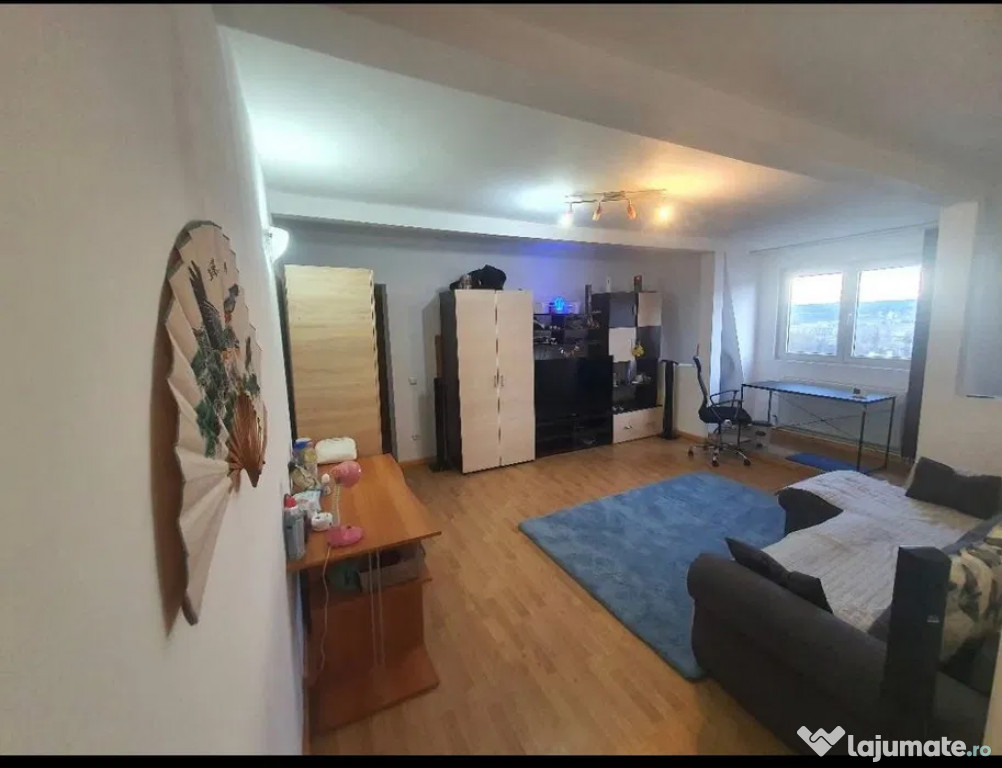 Apartament cu 2 Camere Decomandate Zona Zamca