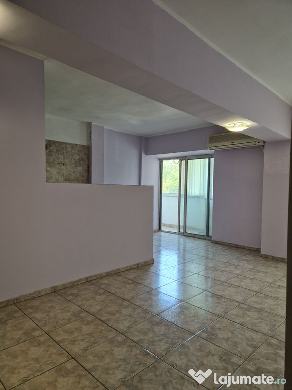 Apartament 3 camere /71.68 mp/Centru / Etaj 2