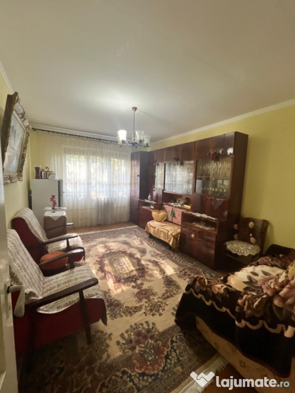 Apartament 3 camere, etaj 2, Garaj, Radauti