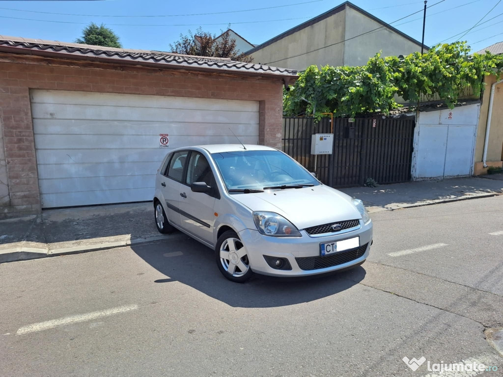 FORD FIESTA - 2009 - 99.000 KM - NAVIGAȚIE - CAMERĂ -