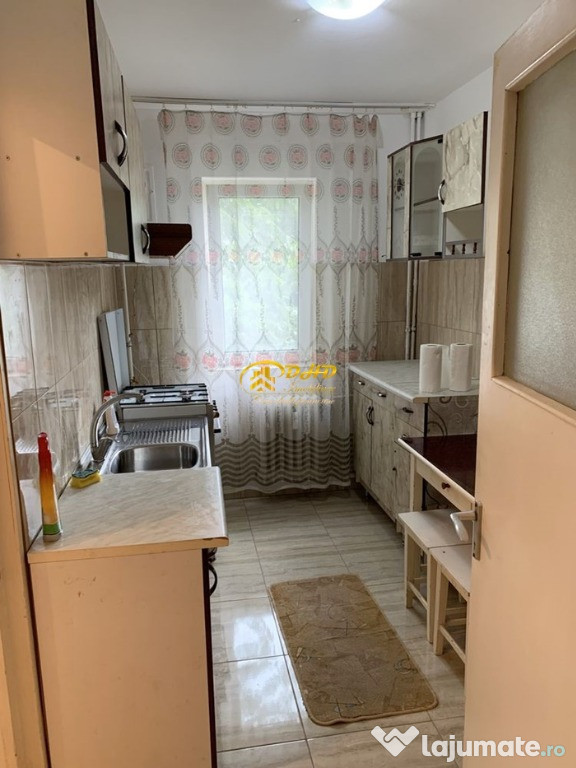 Apartament 2 camere in Podul de Fier