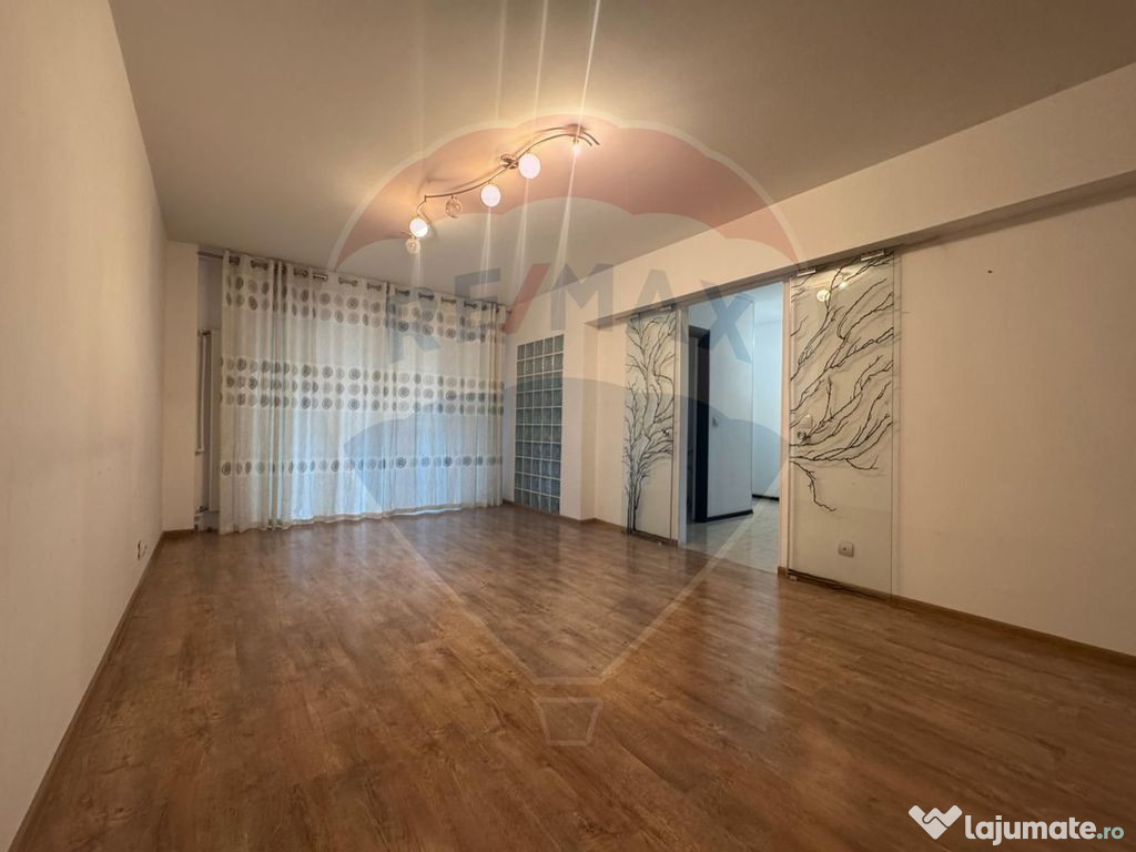Apartament cu 3 camere de vânzare Drumul Taberei aproape...