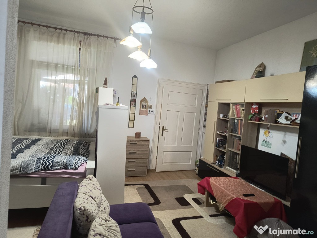 De închiriat apartament 3 camere – Cisnădie, zona ultracentrală