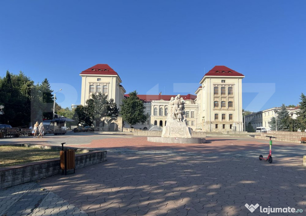 De inchiriat Apartament 3 camere decomandat – Centru Iași