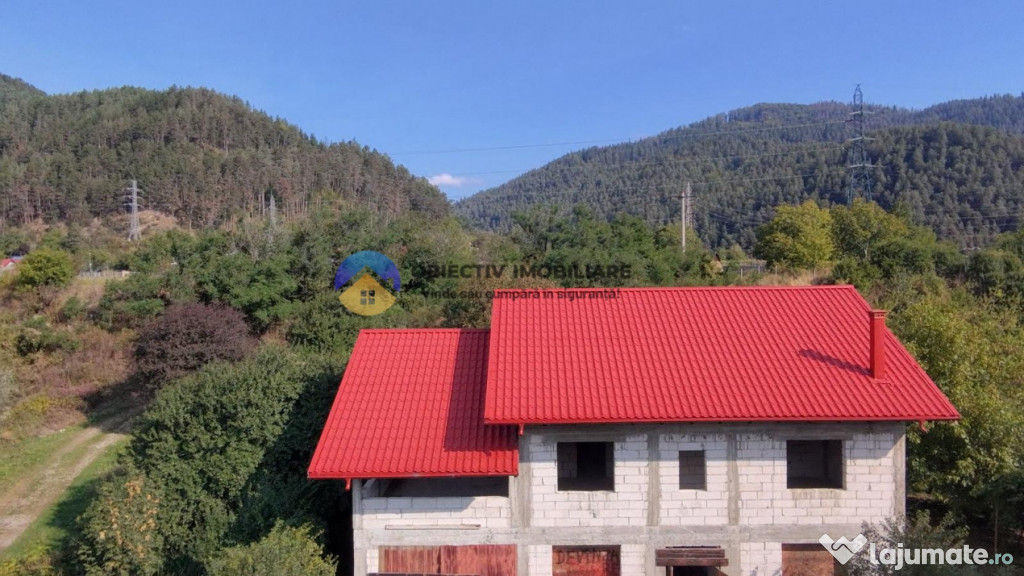 Casă + Teren de vânzare – Pângărǎcior