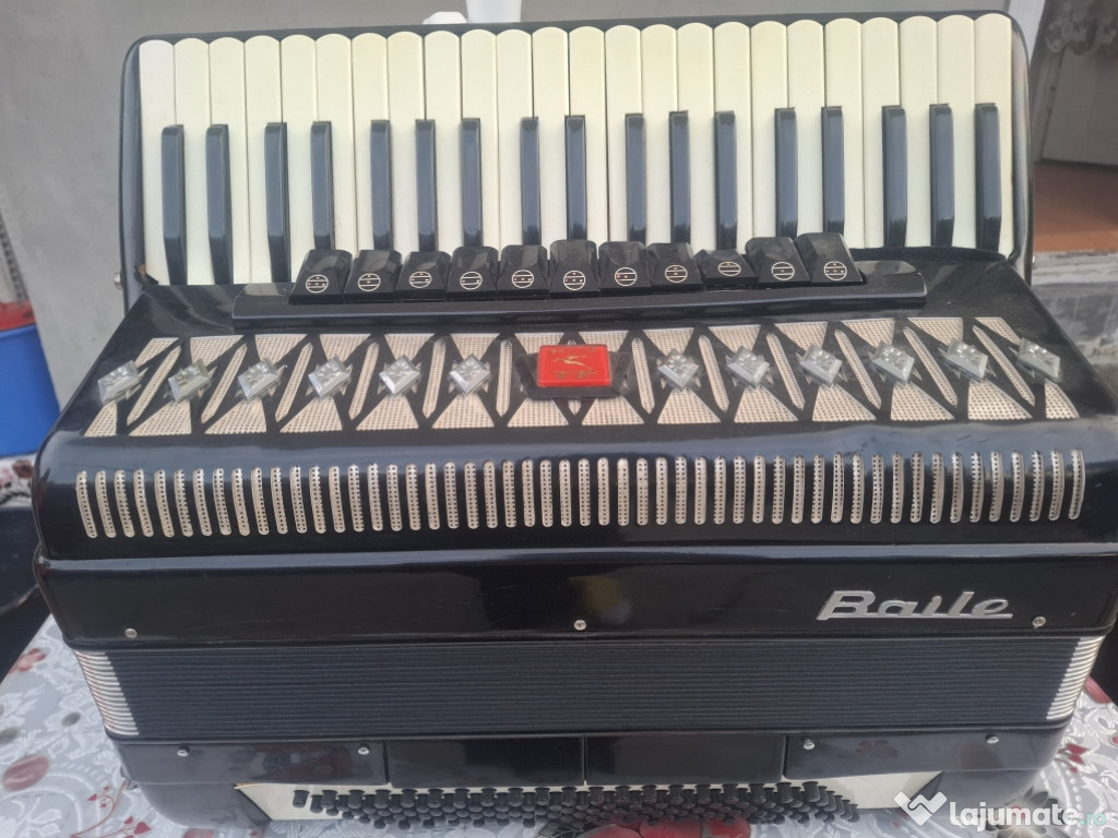 Acordeon Baile 120 de basi cu 11 registre