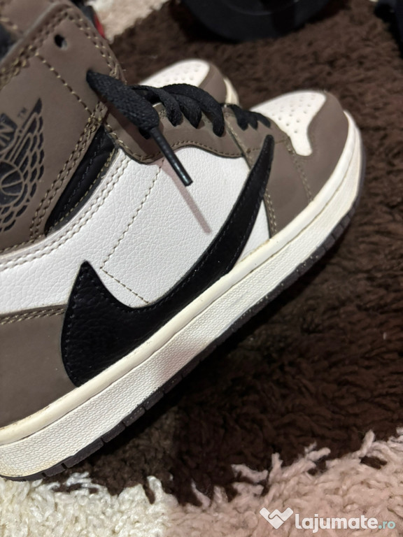 Jordan 1 Travis Scott