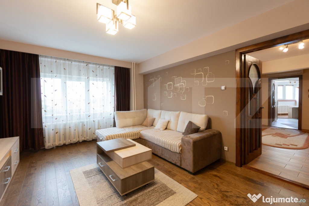 Apartament 3 camere, decomandat, 83 mp, etaj intermediar, zo