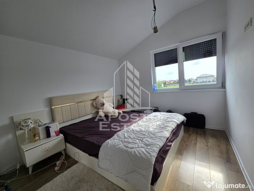 Jumatate de duplex, P+M, cu 3 camere si 2 bai, Sag