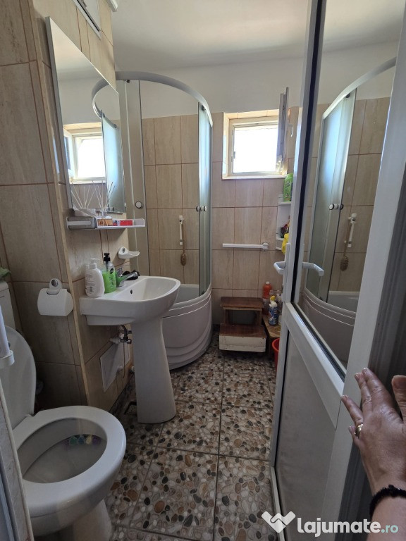 APARTAMENT 3 CAMERE str NEPTUN 60mp