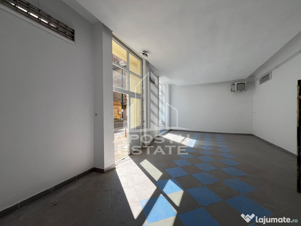 Spatiu comercial cu vitrină mare și depozit generos inclus