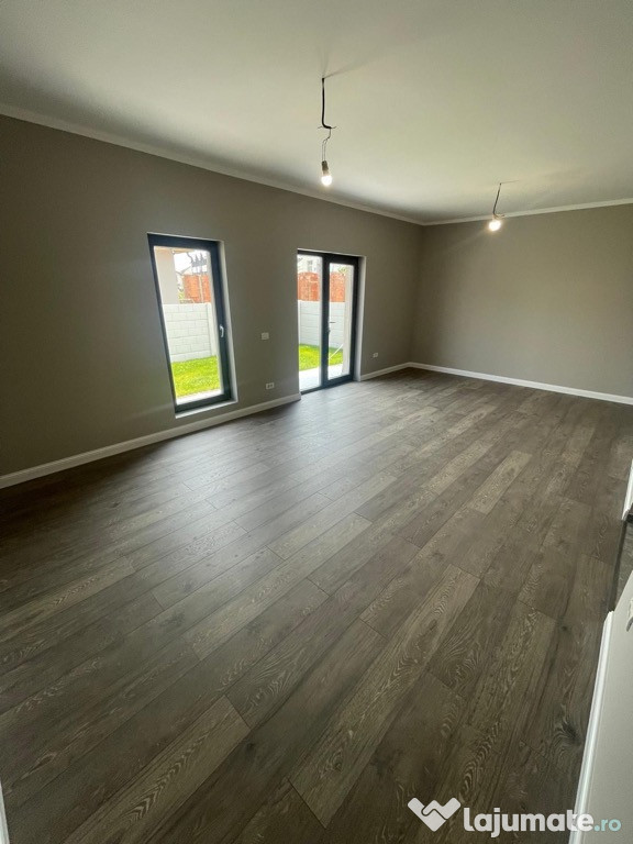 Casa SINGULARA pe parter | placa de beton | 525mp teren | garaj