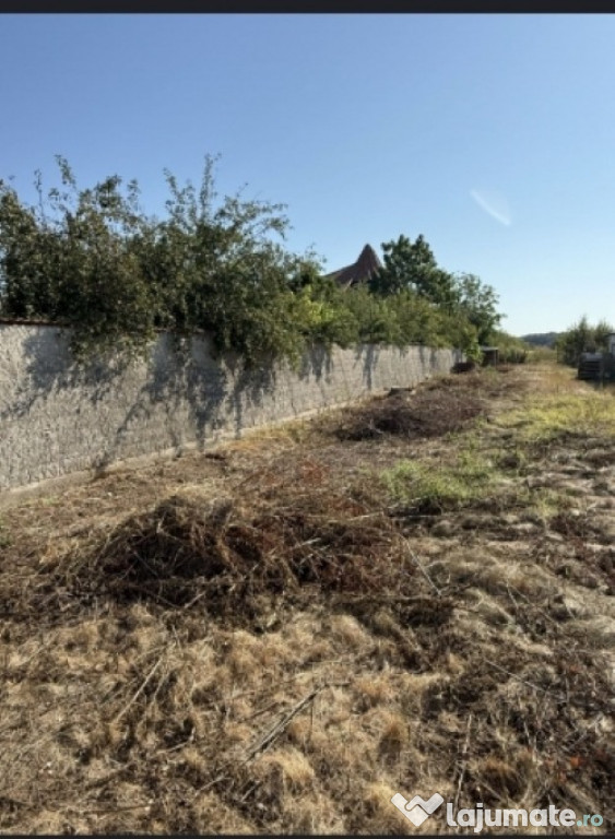 Teren de vanzare in Potigrafu, deschidere 9ml, 2500mp, 40.000euro