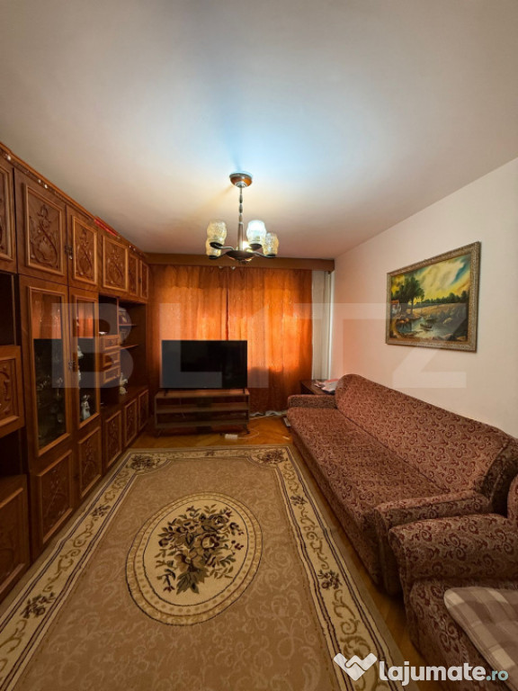 Apartament 3 camere, Decomandat, Zona Grivita, Etajul 2