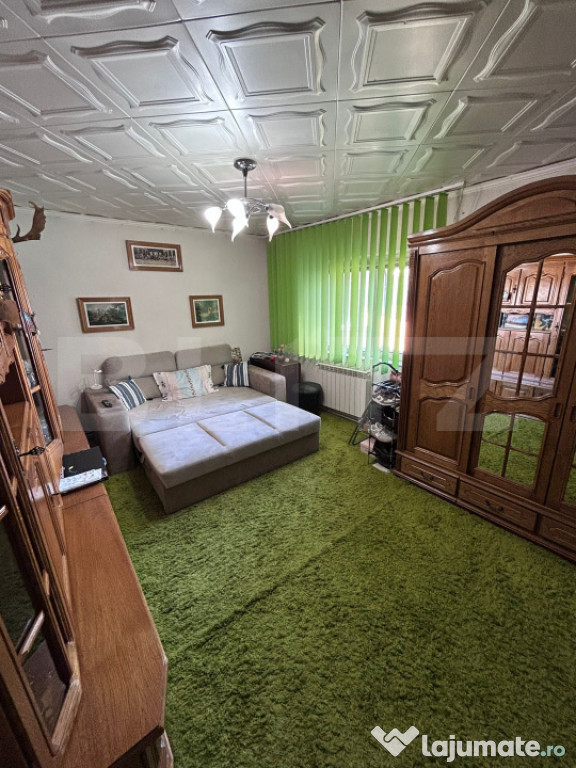 Apartament cu 3 camere, decomandat, Obcini