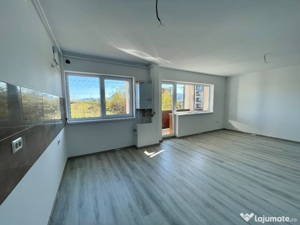 Apartament cu 3 camere la suuuuper pret in Sanpetru